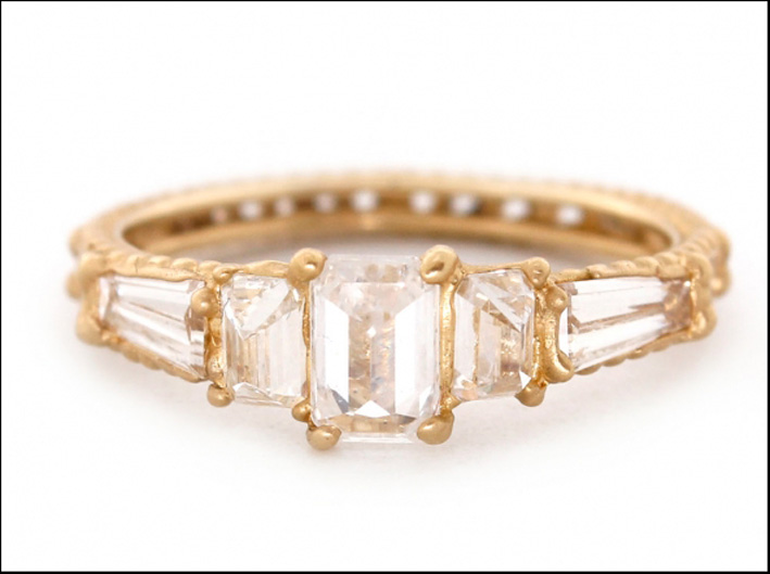 Atrium, anello con diamanti inverso set. Prezzo: 11250 sterline