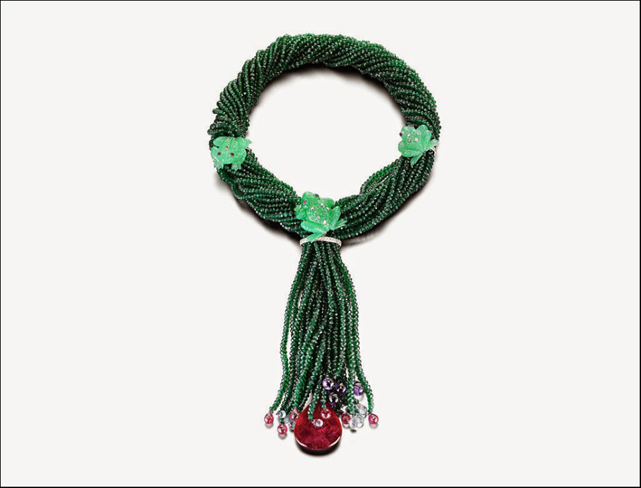 Collana con agate verdi, rubelliti, acquamarina, diamanti e rubini