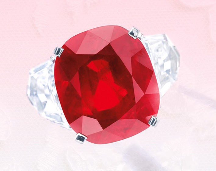 Anello con rubino e diamanti venduto nel 2014 per 30 milioni di dollari