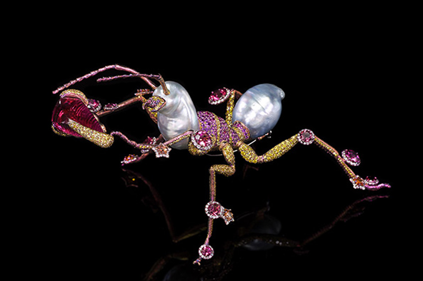 The Mighty, spiella a forma di formica con perle