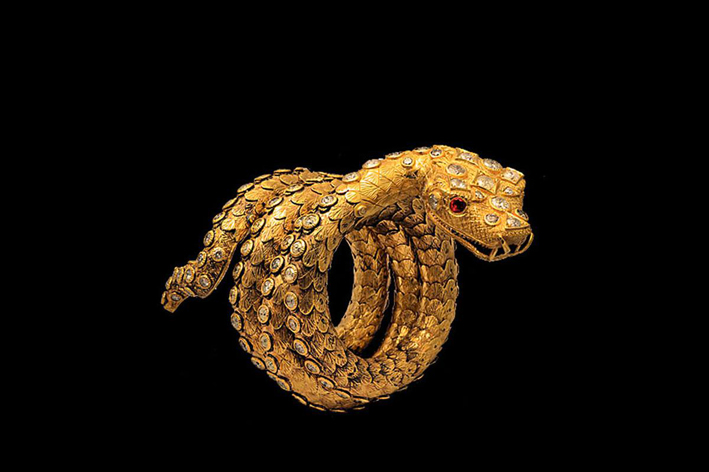 Codognato, serpente con oro e rubini