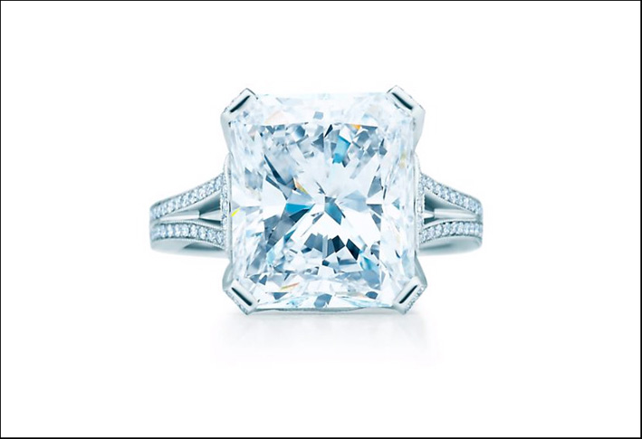 Anello con diamante taglio quadrato di Tiffany