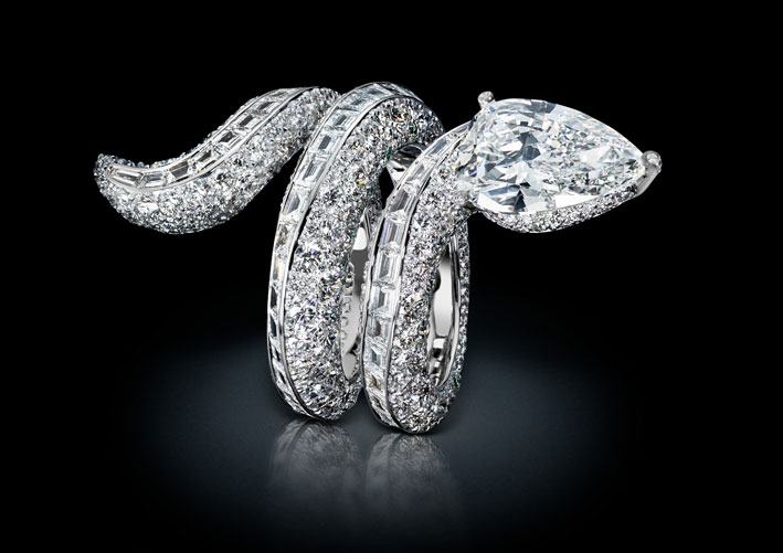 Collezione Folies, anello con diamanti bianchi 