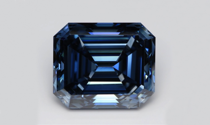 Il diamante blu sintetico da 10 carati