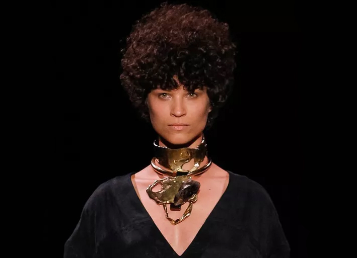 Collana di Tom Ford alla sfilata alla New York Fashion Week, settembre 2016