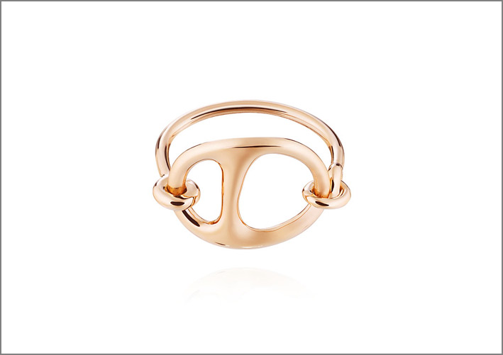 Hèrmes, collezione Chaîne d'Ancre Punk, anello piccolo in oro rosa. Prezzo: 1140 euro