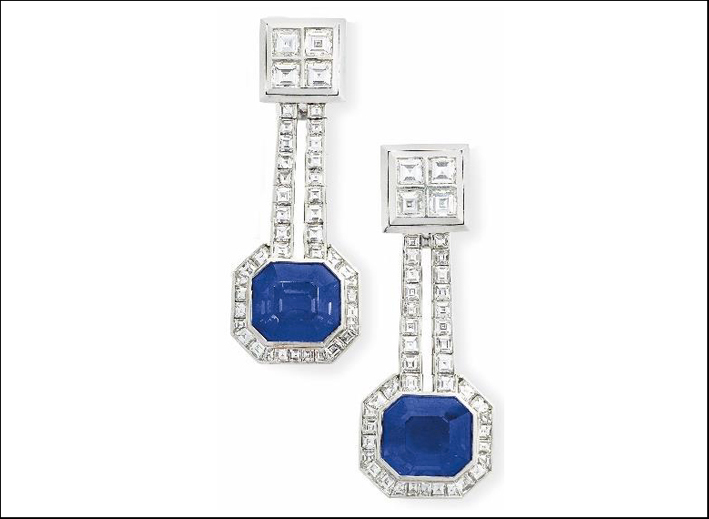 Orecchini con diamanti e zaffiri del Kashmir. Stima: 0,8-1,2 milioni di dollari