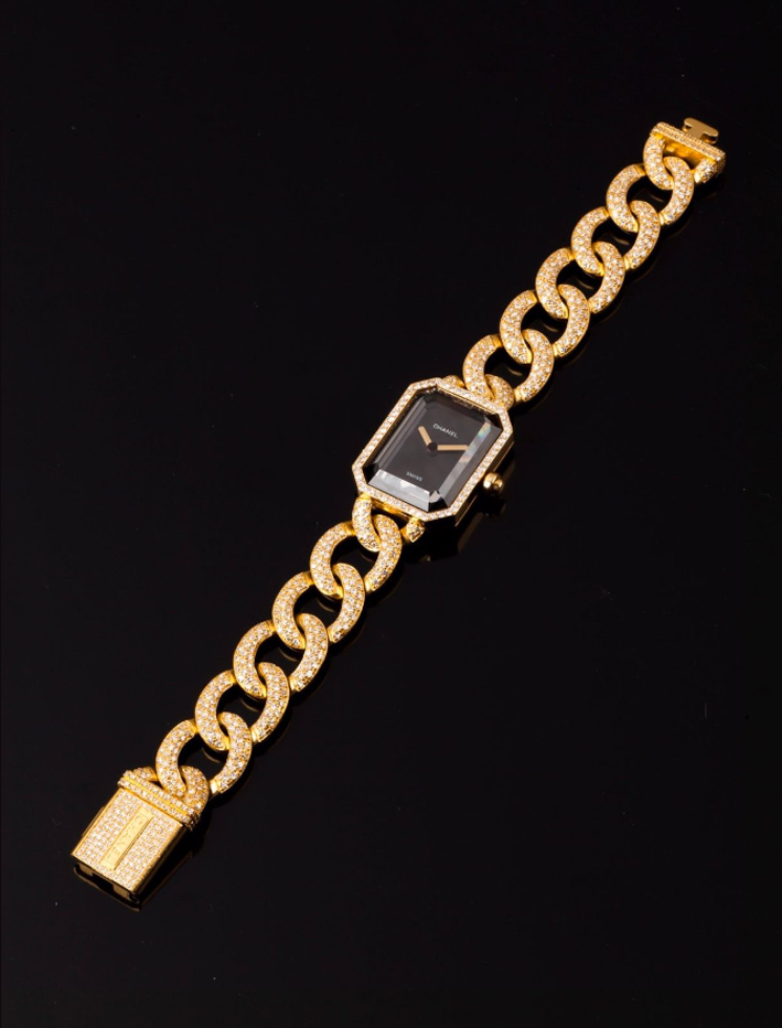 Orologio bracciale in oro giallo. Stima: 25.000 euro