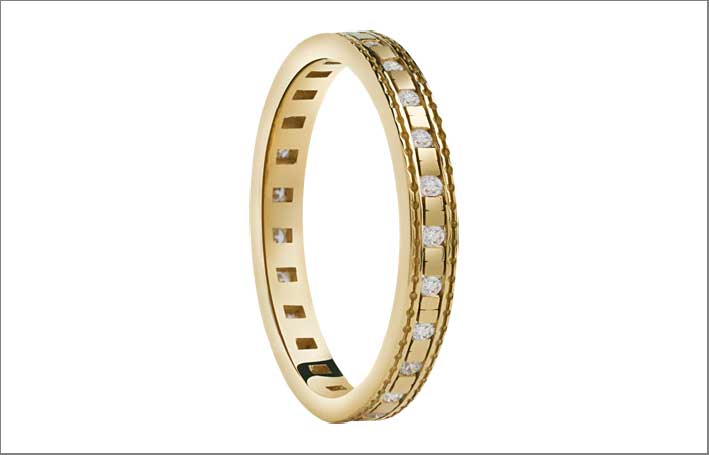 Damiani, anello in oro giallo e diamanti. Prezzo; 1340 euro
