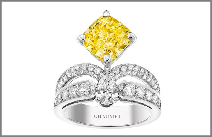 Anello con diamante fancy intense yellow 