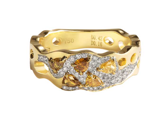 Collezione Aya, anello in oro giallo e diamanti