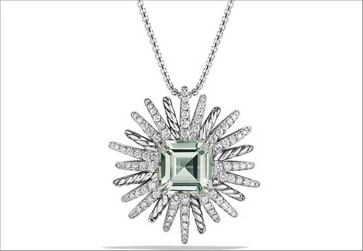Collana con pendente Starburst, con prasiolite e diamanti. Prezzo: 5200 euro