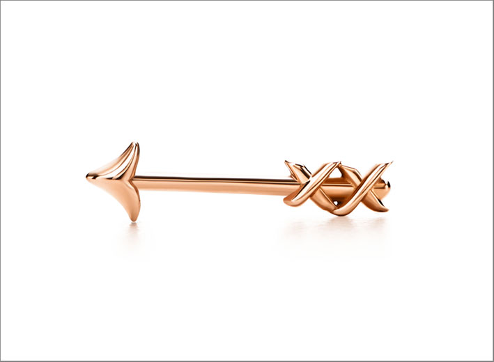 Orecchino singolo freccia o cuore in oro rosa della collezione Graffiti di Paloma Picasso per Tiffany & Co. Prezzo: 280 euro