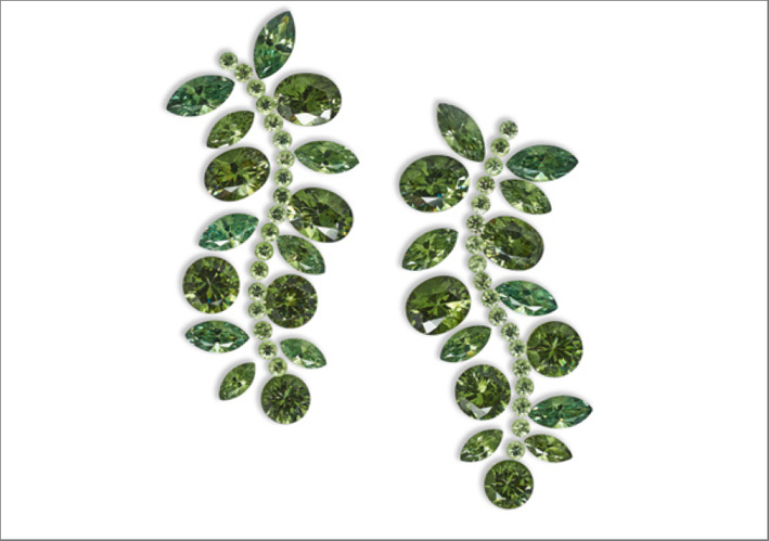Una varietà verde della andradite, minerale che è uno delle più preziose varietà del granato Demantoide