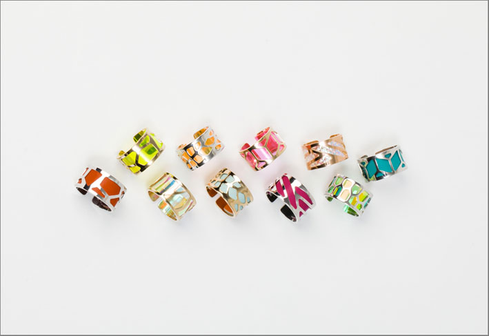 Gli anelli con colori intercambiabili, collezione 2017
