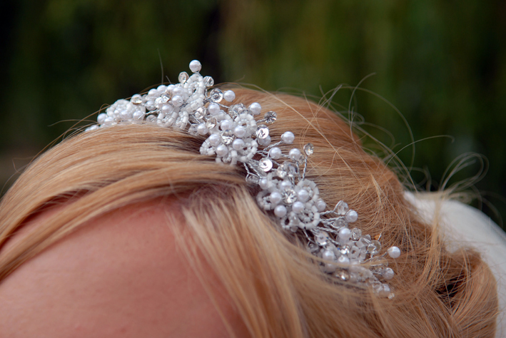 Una tiara può anche essere un semplice cerchio con perline
