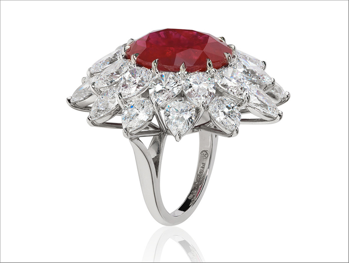 Bayco, anello con rubino di 15 carati e diamanti per 14 carati
