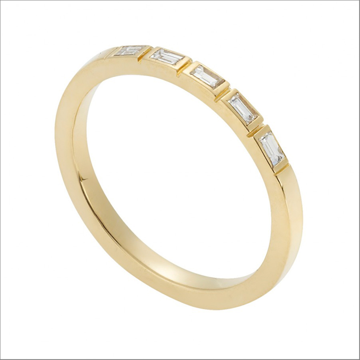 Collezione Baguette, anello in oro giallo e diamanti
