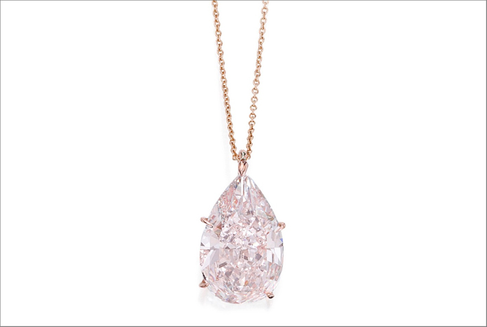 Diamante taglio a pera fancy pink venduto per 2,4 milioni