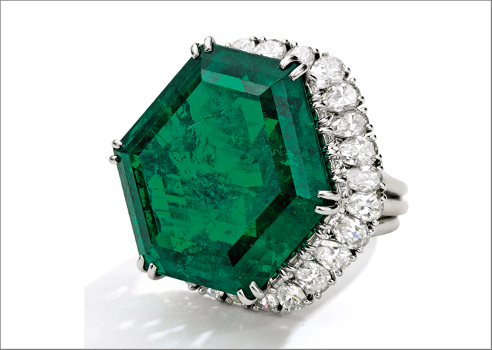 Lo smeraldo esagonale Stotesbury, colombiano da 34,4 carati. Venduto per 996.500