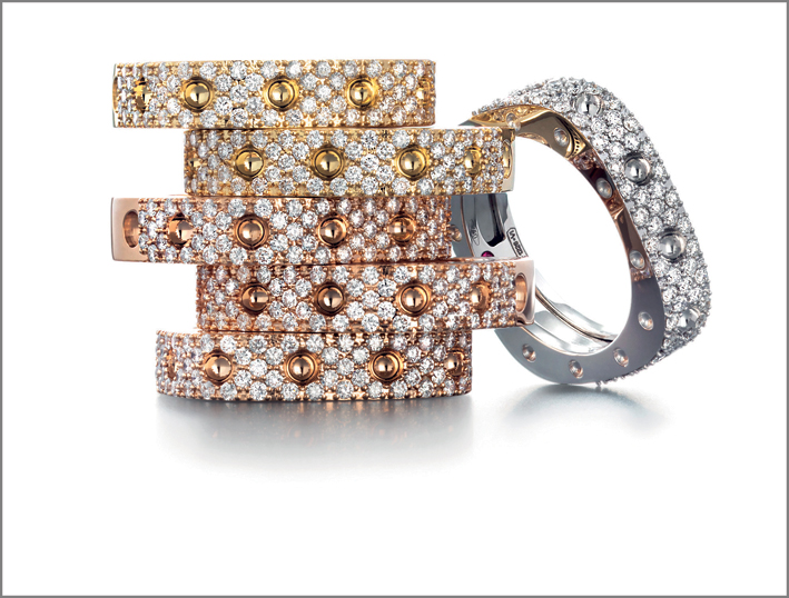 Rose, yellow and white gold rings with white diamonds