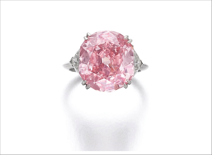 Anello di Piaget con diamante rosa-viola da 7 carati. Venduto 13,3 milioni di dollari