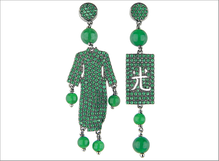 Orecchini Kimono Must verde. Prezzo: 390 euro