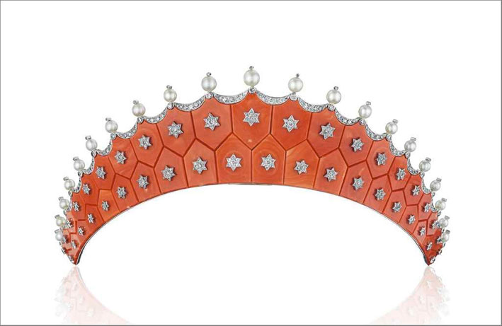 Tiara di Cartier in corallo, diamanti, perle. Venduta per 775.000 dollari