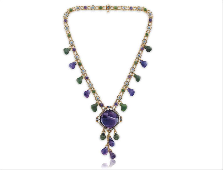 Collier di Louis Comfort Tiffany con nefrite, ametista, diamanti. Venduta per 247.000 dollari