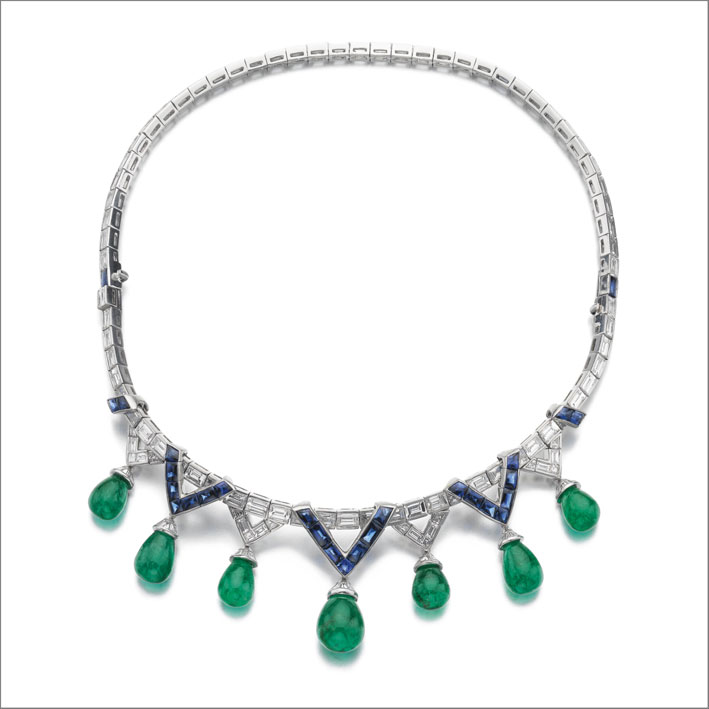 Bracciali con smeraldi, diamanti e zaffiri di Michele della Valle. Da una sima di 10.500 a un venduto di 40.000 franchi