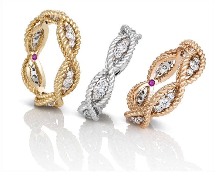 Rose, white and yellow gold rings with colourless diamonds