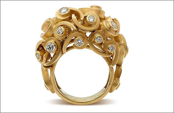 Francesca Grima, anello Arabesque in oro e diamanti