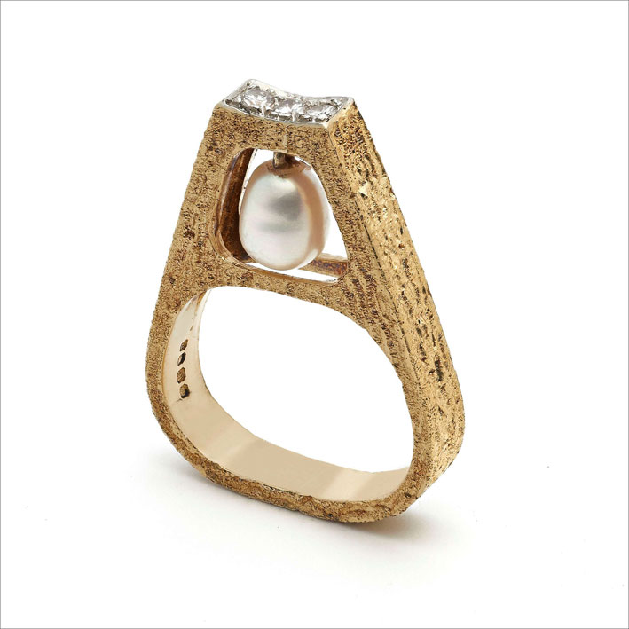 Andrew Grima, anello in oro e perla 1970