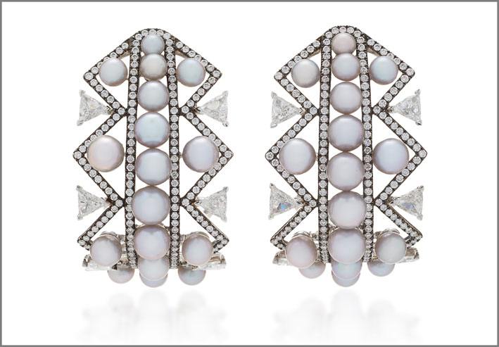 Orecchini con diamanti e perle della collezione Lingerie