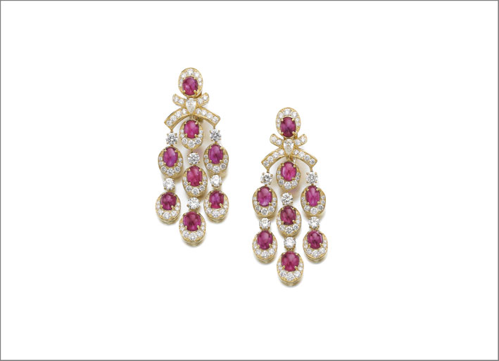 Orecchini con rubini e diamanti di Bulgari. Da  10.500 franchi a un prezzo di 42.500