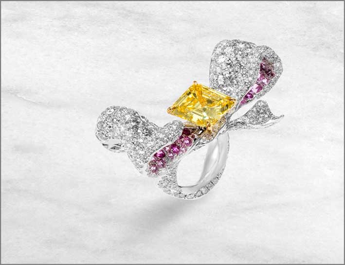 Collezione Ribbon, anello con un diamante fancy vivid yellow