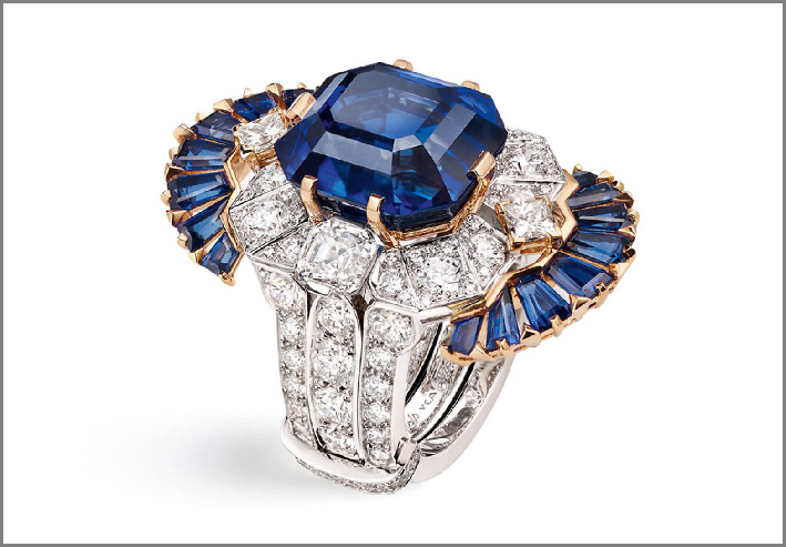 The Séraphîta: un anello con zaffiro e diamanti che nasconde ben quattro segreti