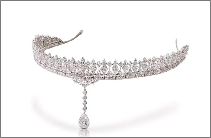 Tiara Carlotta, con diamante a goccia. pendente. Si può trasformare in collier