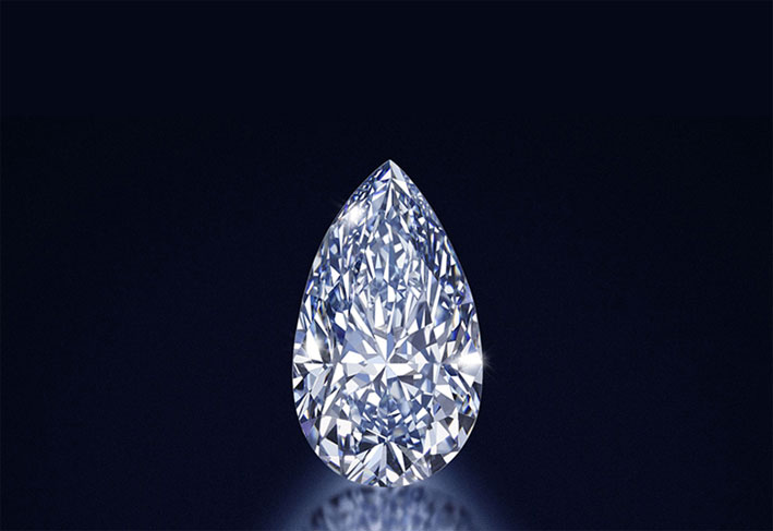 Diamante blu intenso a forma di pera, peso 4 carati