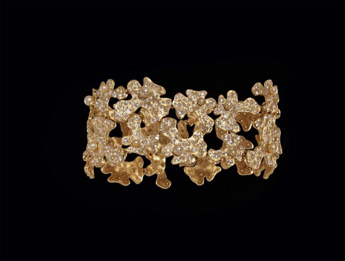 Bracciale della collezione Petals, oro e diamanti