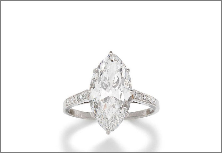 Anello con diamante taglio marquise di 4,61 carati, colore D, chiarezza VVS