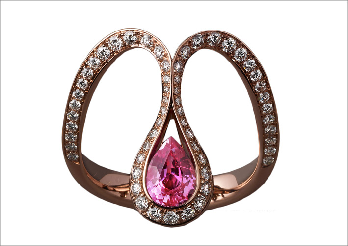 Baenteli, anello con rubino e diamanti della collezione Royal