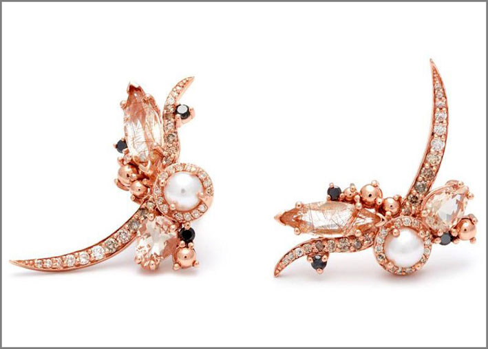 Anna Sheffield, orecchini in oro rosa 18 carati e perle