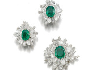 EMERALD AND DIAMOND BROOCH AND A PAIR OF EAR CLIPS BULGARI Stima 375000 660000 CHF