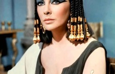 Elizabeth Taylor alias Cleopatra con bracciale Serpenti di Bulgari