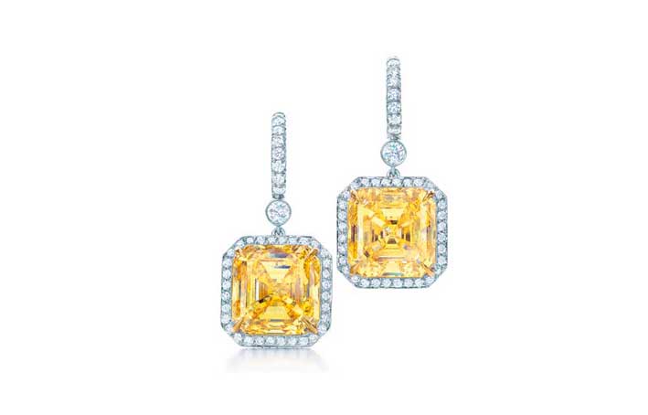 Orecchini con diamanti gialli della collezione Blue Book 2014