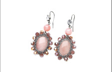 orecchini con quarzo rosa giada strass e zirconi. Euro 48001