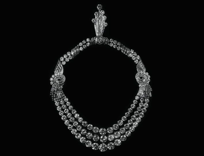Collana di Boucheron indossata dalla moglie di Farouk il giorno del suo matrimonio. Ha diamanti per 34,6 carati