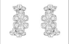 Orecchini Hortensia: oro bianco 18 carati con 44 diamanti taglio brillante