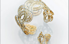 Vanitè: bracciale e anello in argento dorato e glitter. Prezzo: 159,90 euro